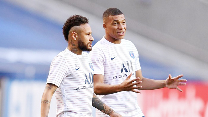 Neymar Jr dan Kylian Mbappe, kini kehilangan kekompakan di lini depan Paris Saint-Germain.